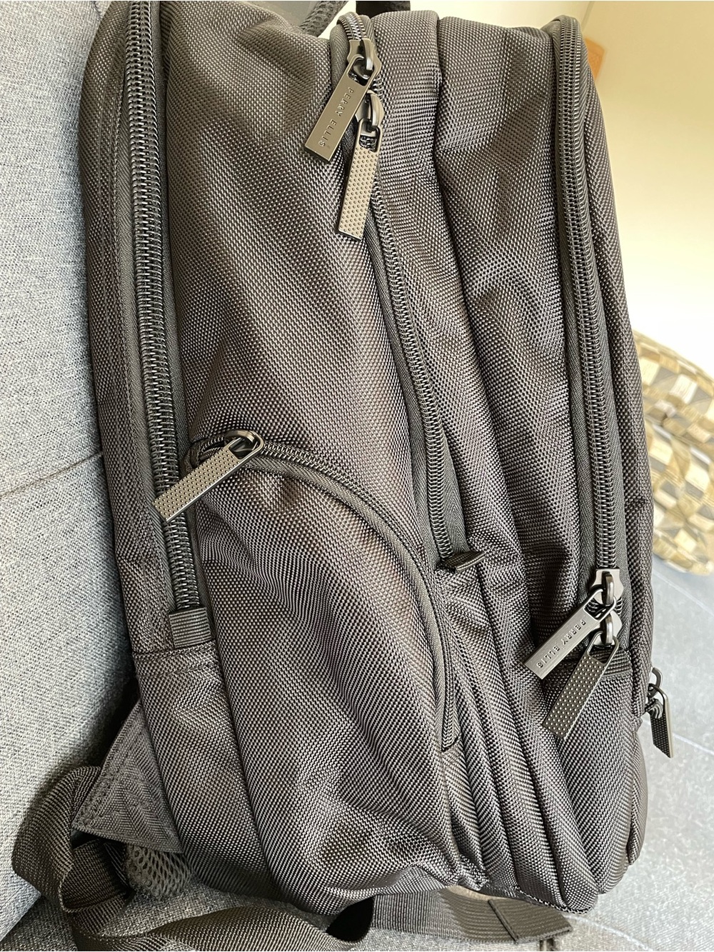 Perry Ellis M300 Backpack - Picture 3 of 11